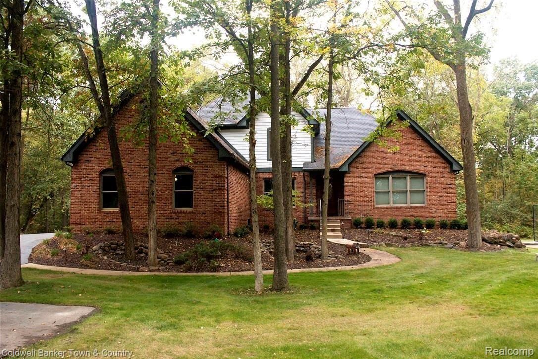 2248 Pleasant Valley Road Brighton, MI 48114 - Photo 2 of 33 03.jpg