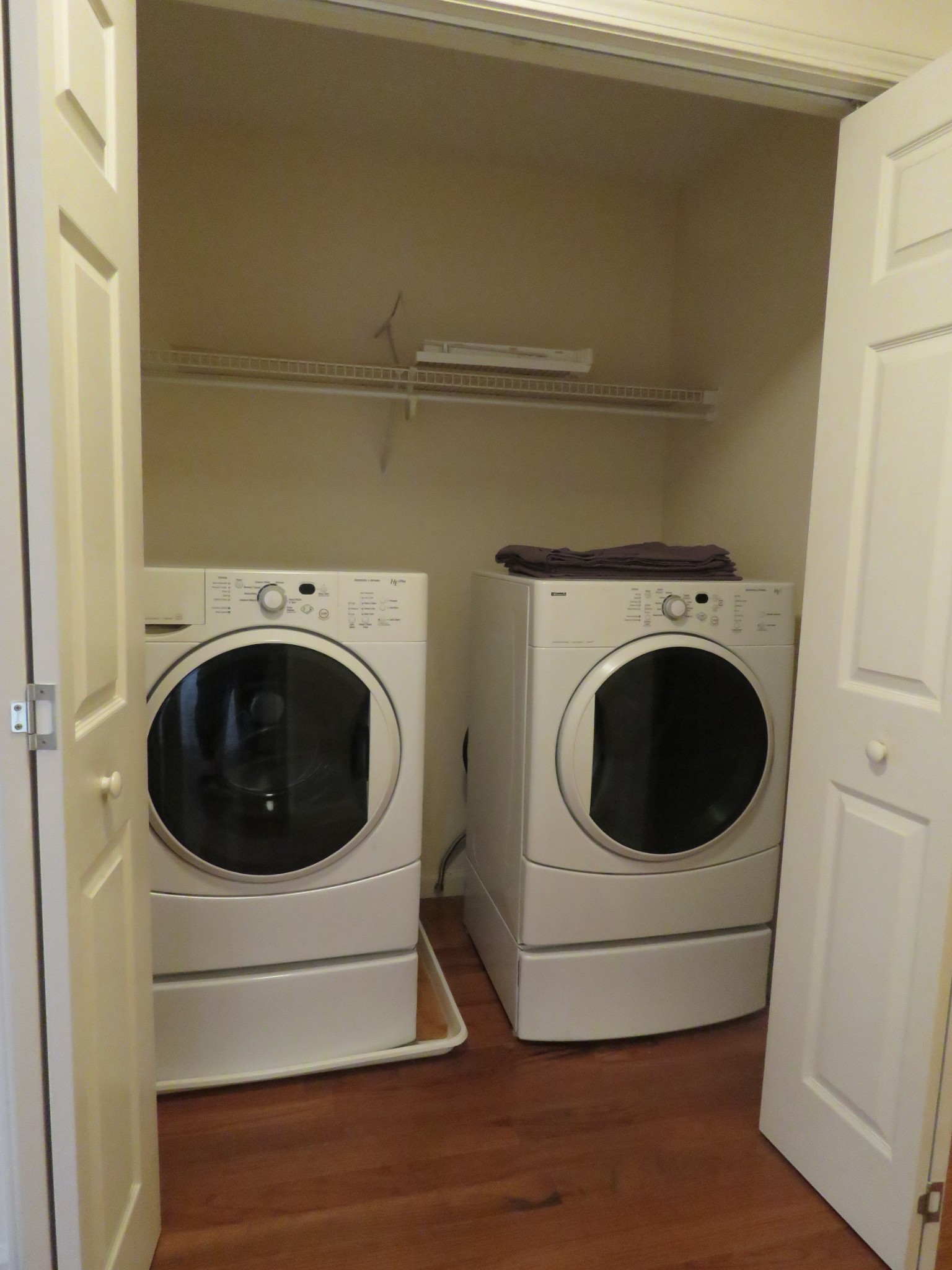 751 Yonside Drive Sparta, TN 38583 - Photo 17 of 36 a utility room with dryer and washer