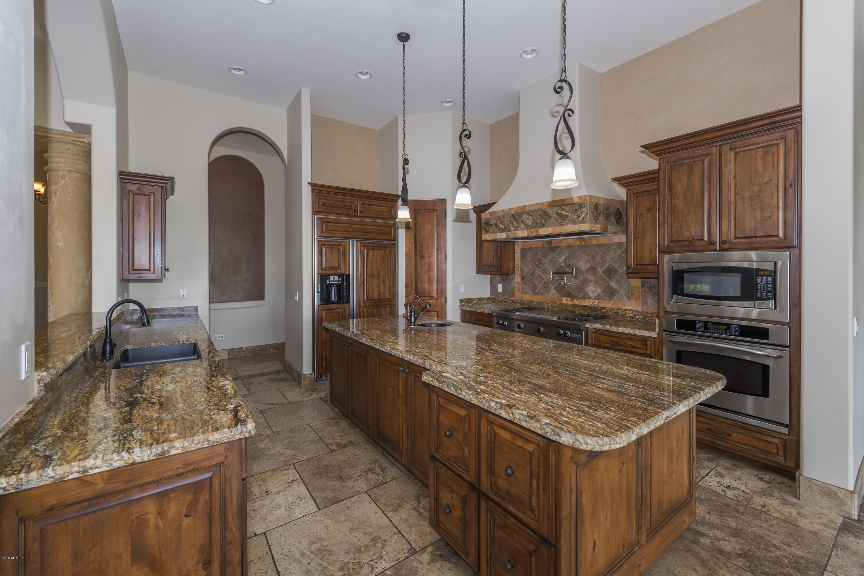 524 West Rock View Road Phoenix, AZ 85085 - Photo 8 of 46 8