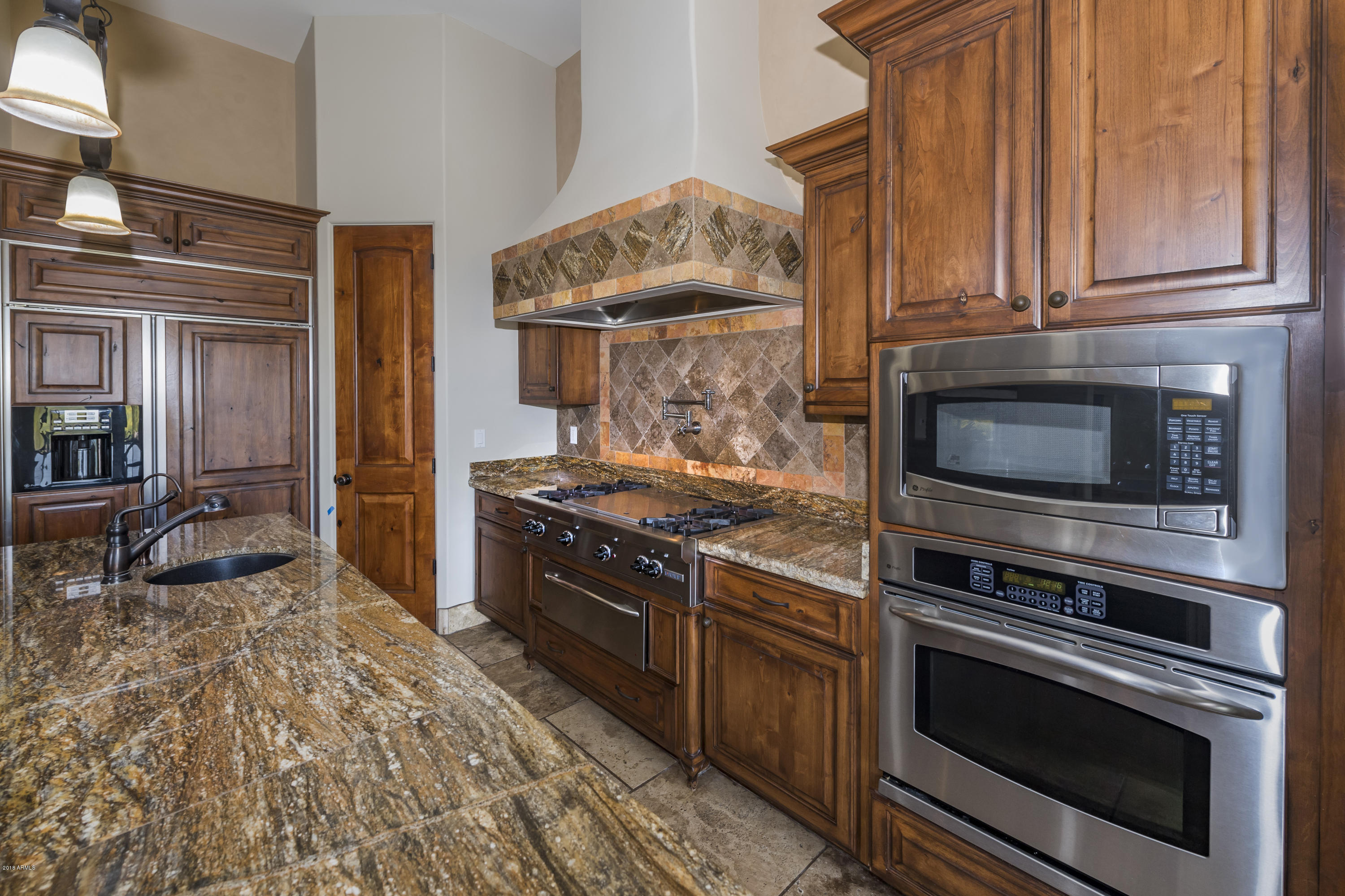 524 West Rock View Road Phoenix, AZ 85085 - Photo 9 of 46 9