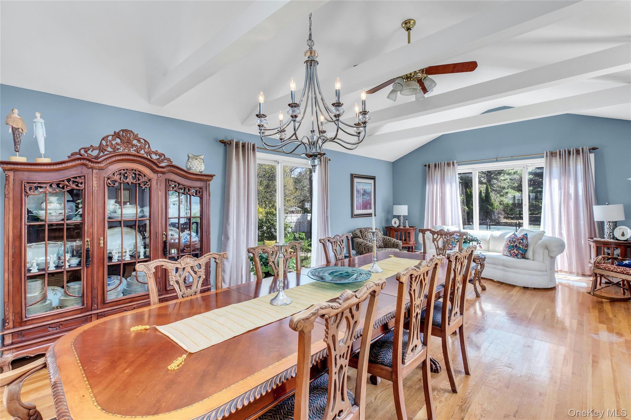 183 Division Avenue Blue Point, NY 11715 - Photo 12 of 33