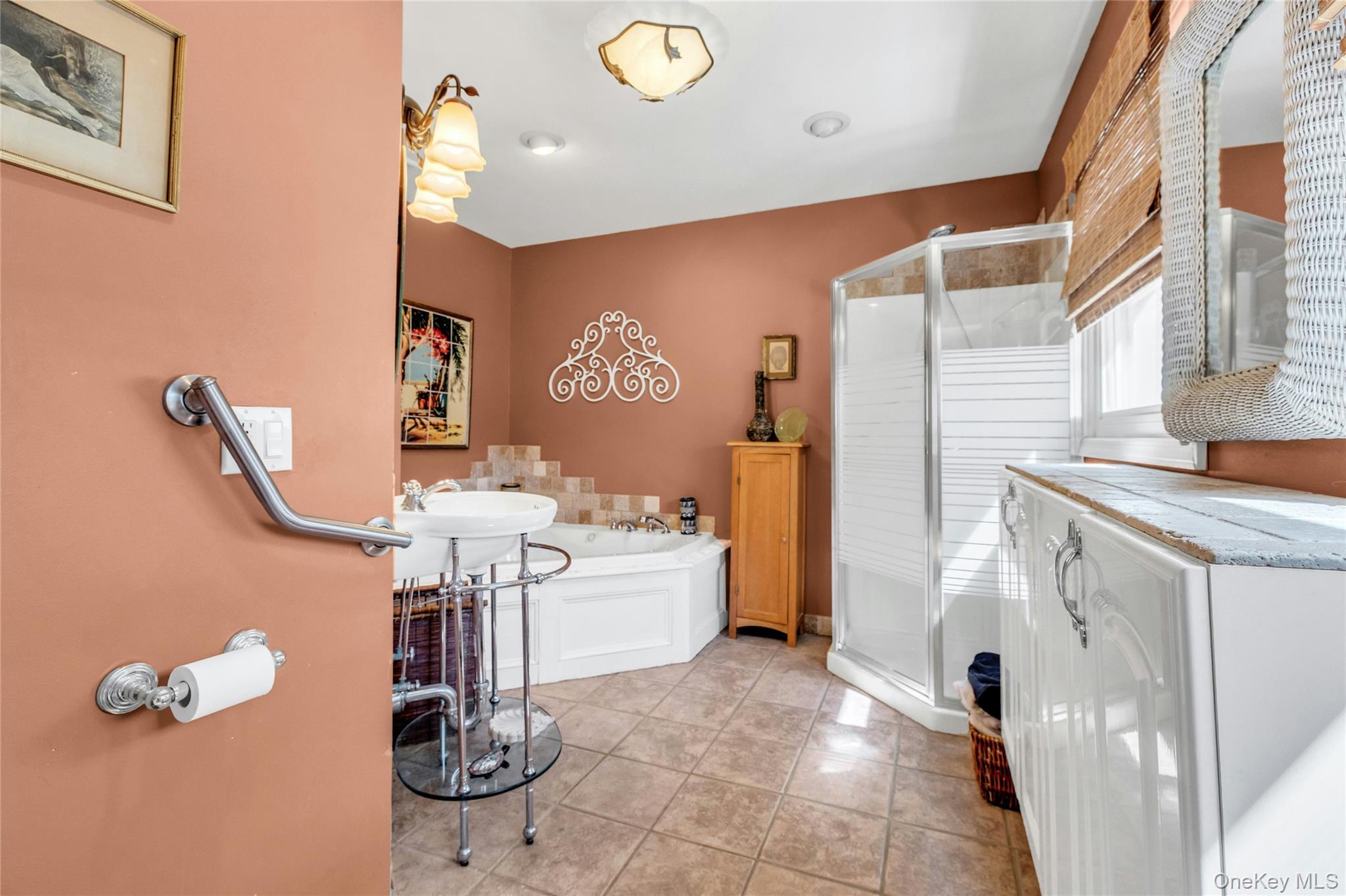 183 Division Avenue Blue Point, NY 11715 - Photo 21 of 33