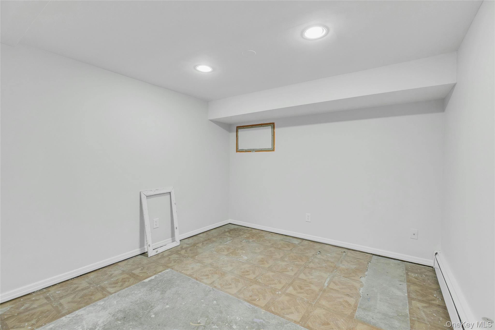 183 Division Avenue Blue Point, NY 11715 - Photo 25 of 33