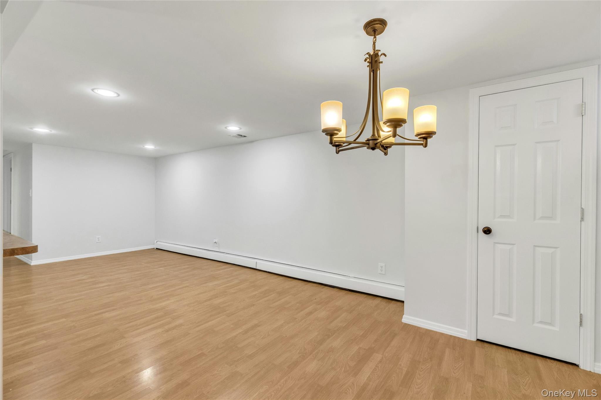 183 Division Avenue Blue Point, NY 11715 - Photo 30 of 33