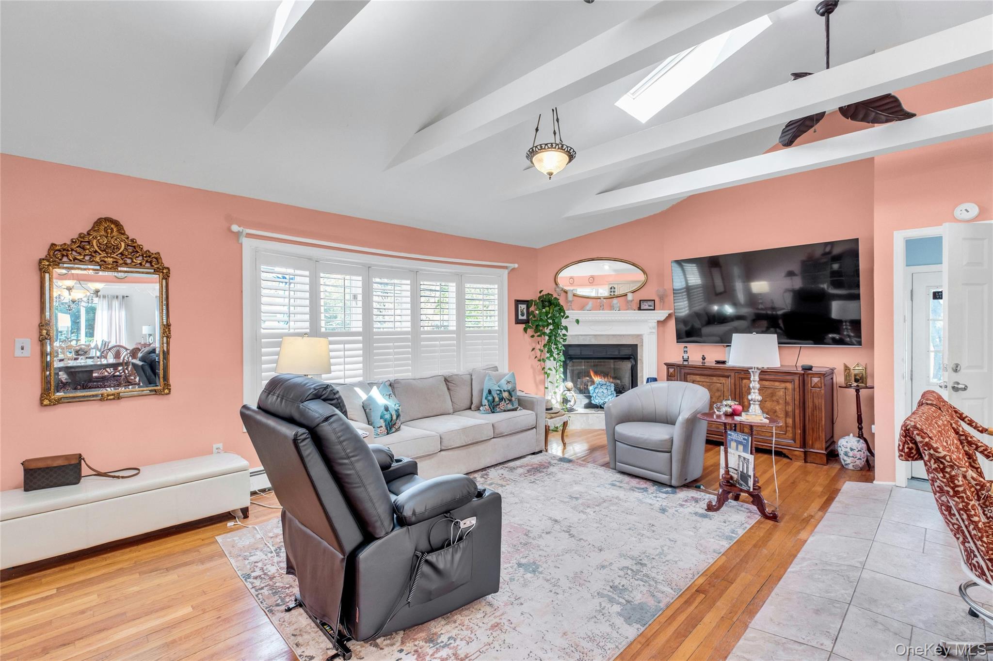 183 Division Avenue Blue Point, NY 11715 - Photo 6 of 33