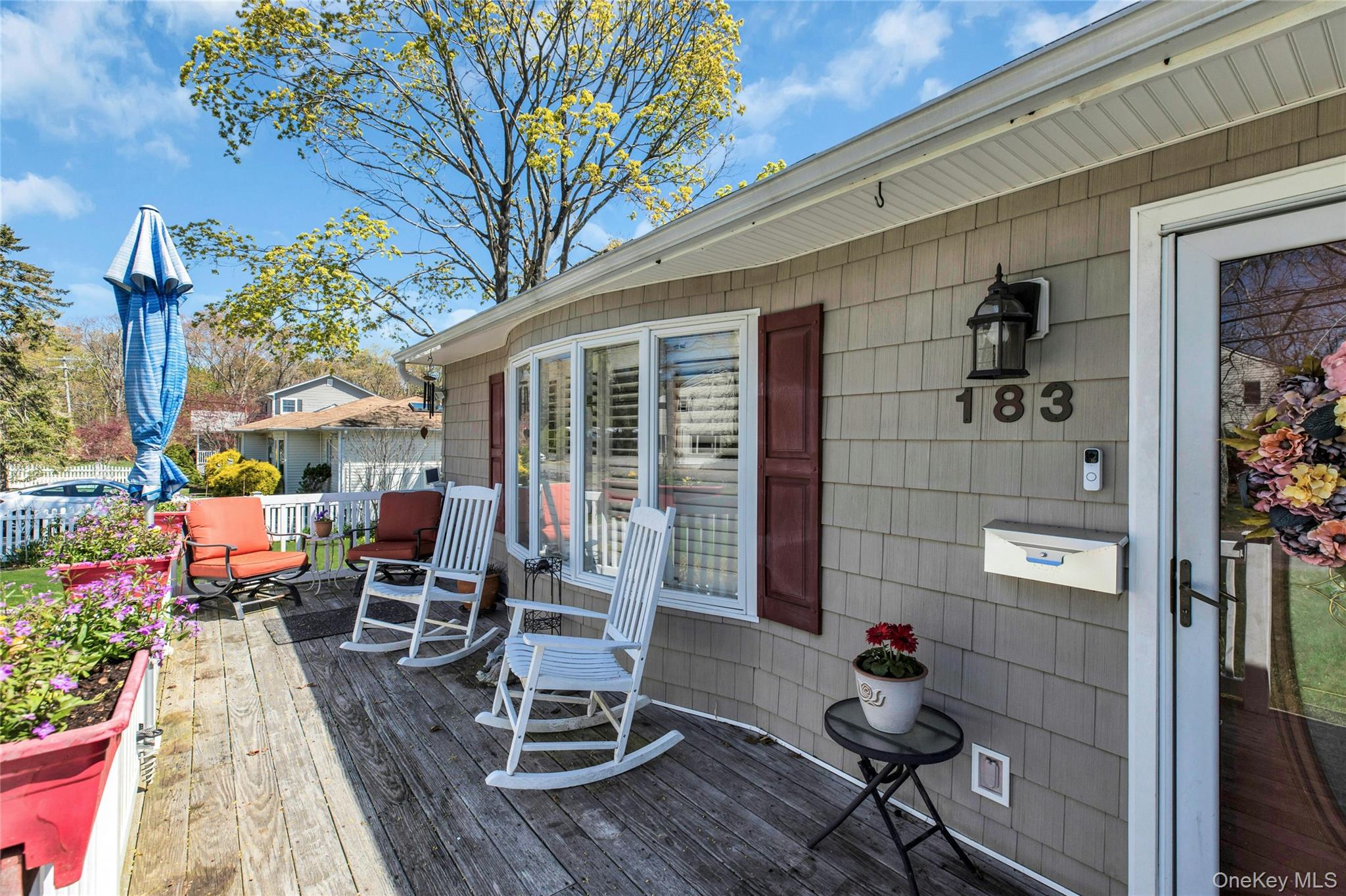 183 Division Avenue Blue Point, NY 11715 - Photo 7 of 33