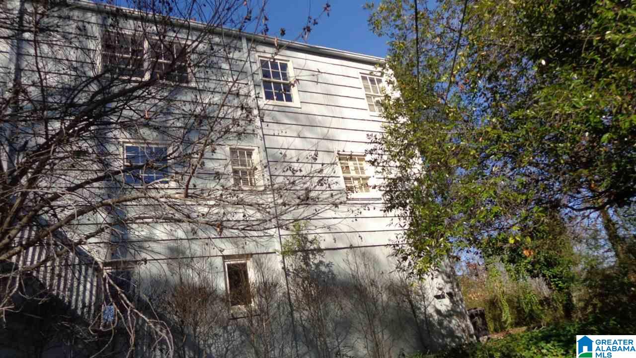 3137 Woodridge Road North Birmingham, AL 35223 - Photo 10 of 38