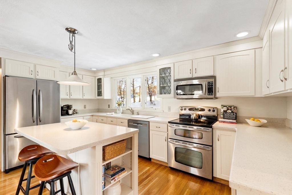 21 Marcia Road Wilmington, MA 01887 - Photo 5 of 41 Gallery Image 5