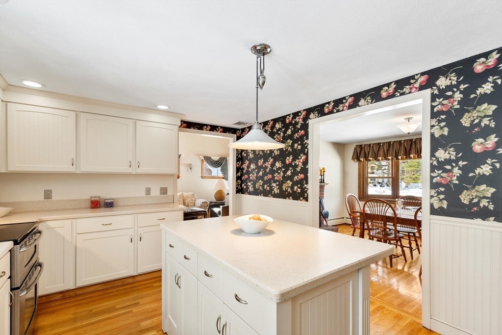 21 Marcia Road Wilmington, MA 01887 - Photo 6 of 41 Gallery Image 6