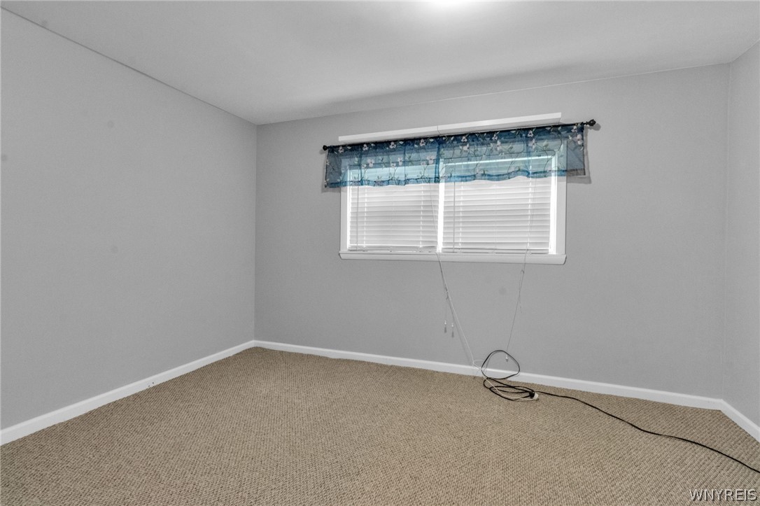 141 Borden Road Cheektowaga, NY 14043 - Photo 10 of 48