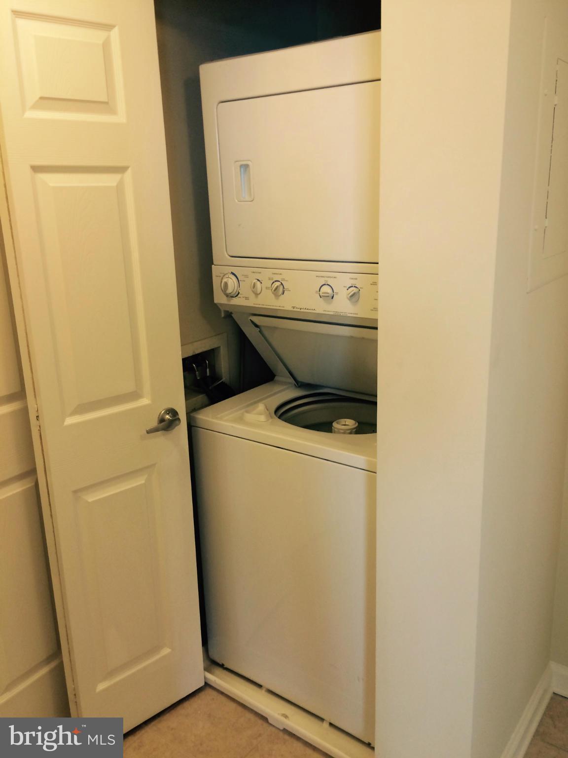 2726 Gallows Road, Unit 1207 Vienna, VA 22180 - Photo 18 of 30 Washer / Dryer