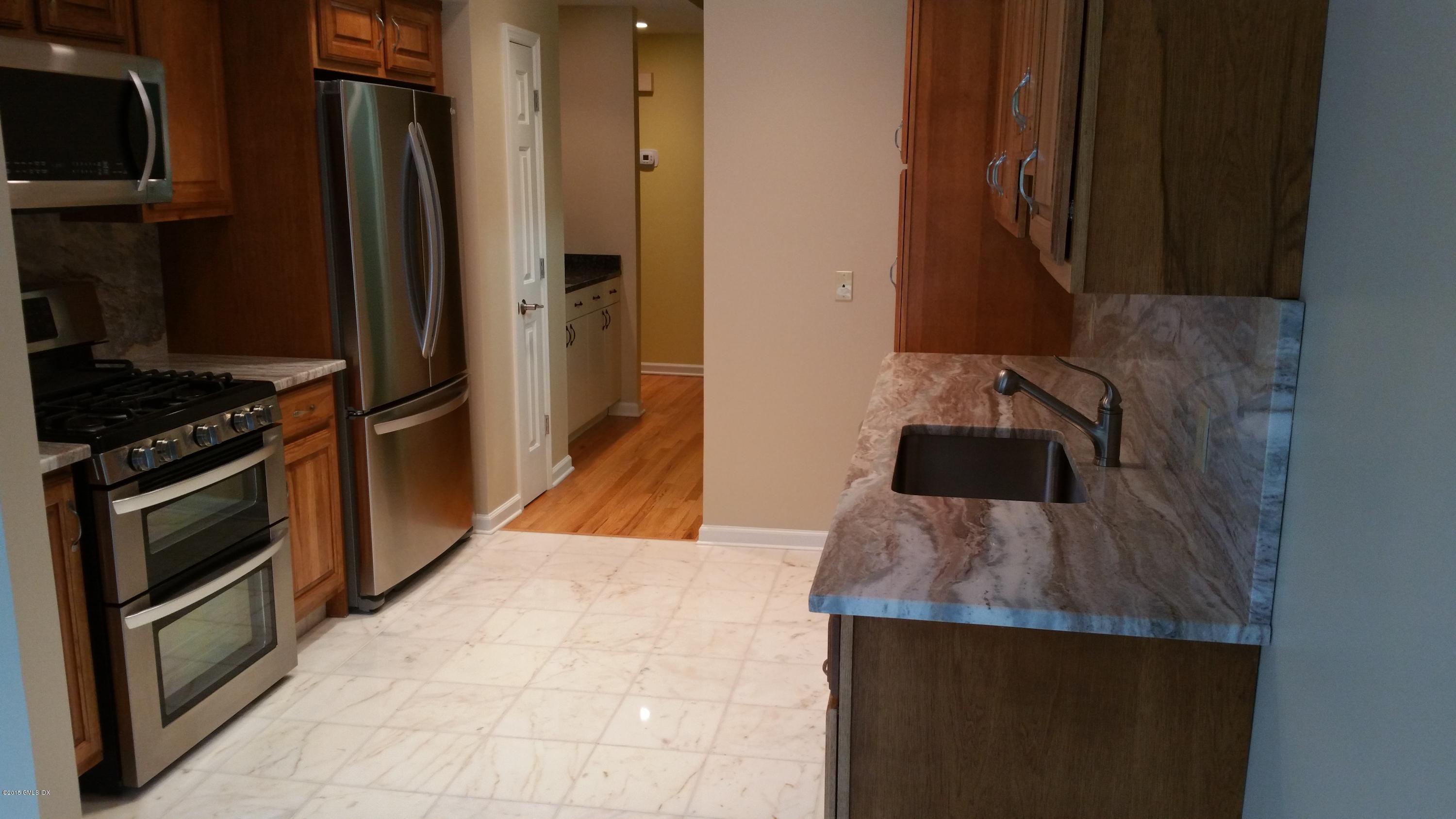 6 Caroline Farms Road, Unit 3 Cos Cob, CT 06807 - Photo 9 of 22 20151107_144553