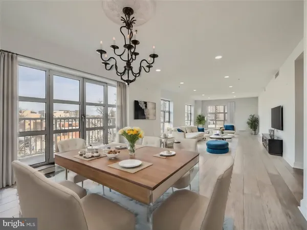 $439,999 | 250 President Street, Unit 211, Baltimore, MD 21202