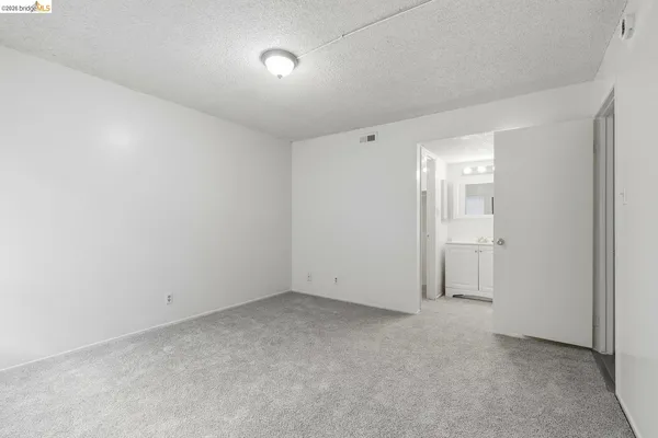 $184,999 | 355 Parkview Terrace, Unit D1, Vallejo, CA 94589