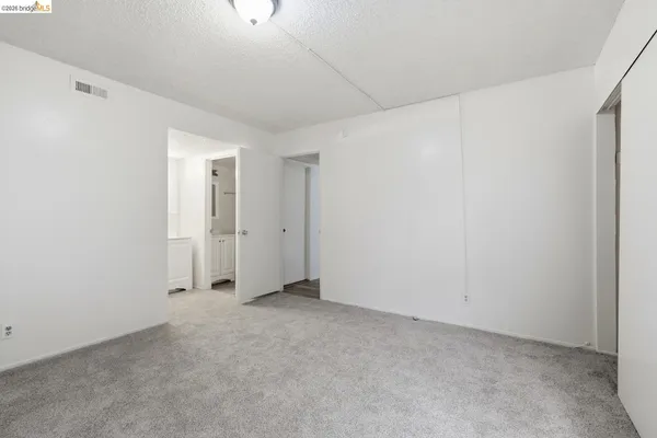 $184,999 | 355 Parkview Terrace, Unit D1, Vallejo, CA 94589
