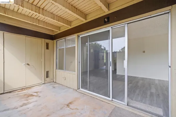 $184,999 | 355 Parkview Terrace, Unit D1, Vallejo, CA 94589