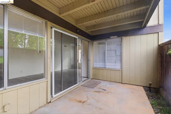 $184,999 | 355 Parkview Terrace, Unit D1, Vallejo, CA 94589