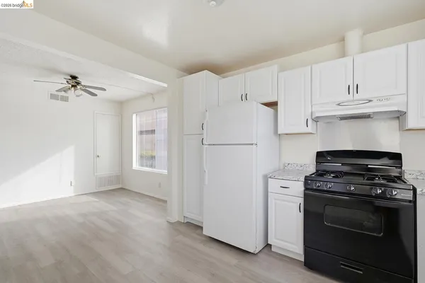 $184,999 | 355 Parkview Terrace, Unit D1, Vallejo, CA 94589