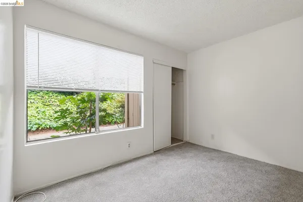 $184,999 | 355 Parkview Terrace, Unit D1, Vallejo, CA 94589