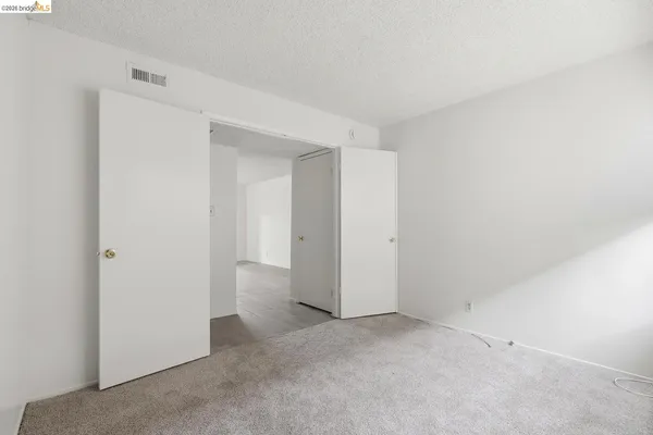 $184,999 | 355 Parkview Terrace, Unit D1, Vallejo, CA 94589