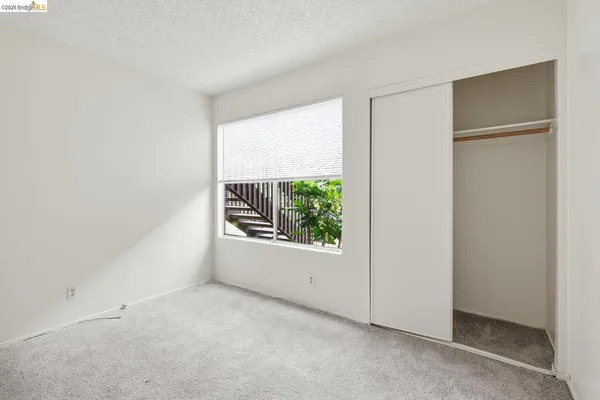 $184,999 | 355 Parkview Terrace, Unit D1, Vallejo, CA 94589