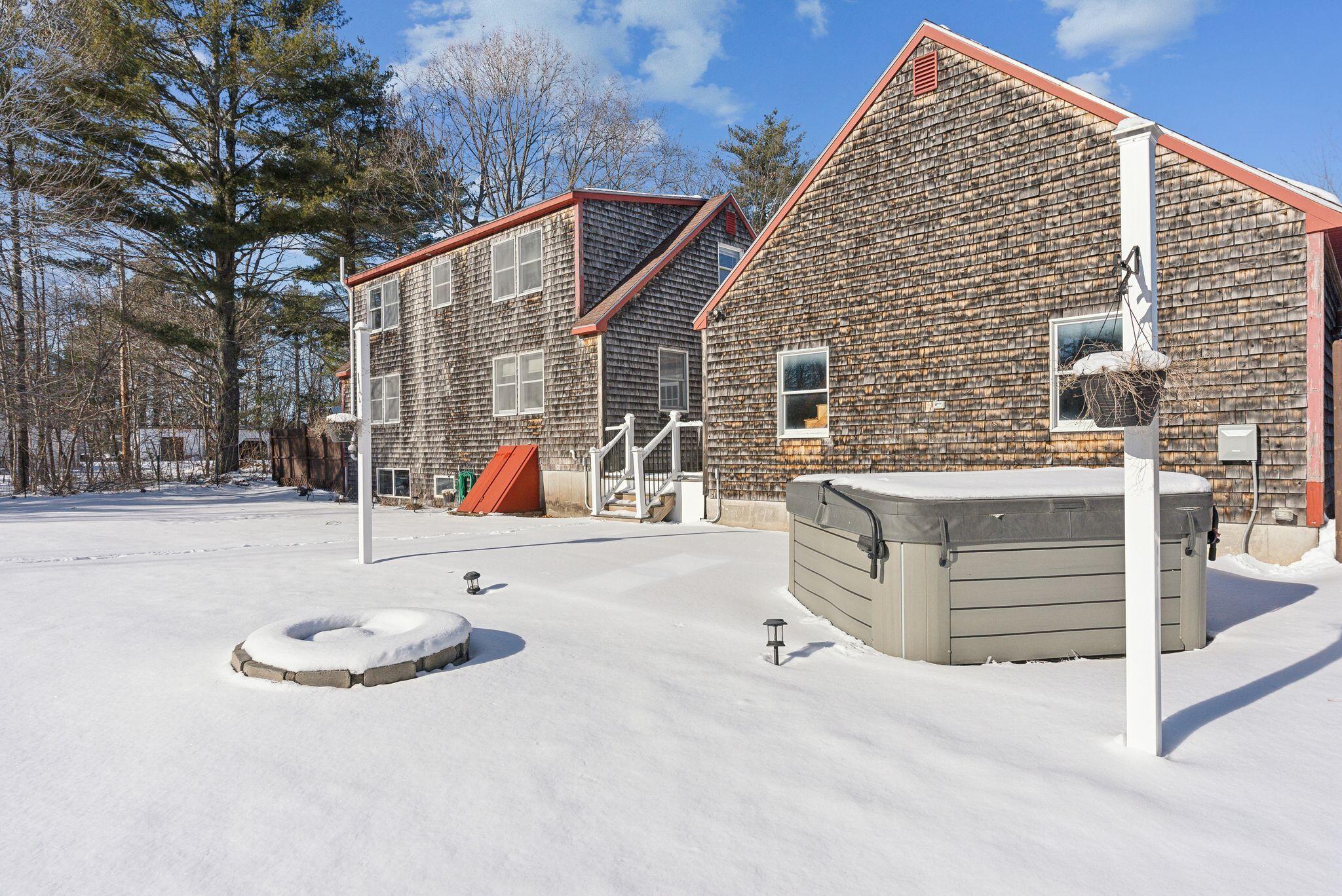 1215 New County Road Biddeford, ME 04005 - Photo 4 of 41 Back