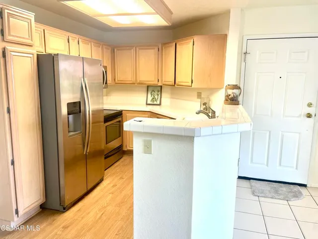 $417,250 | 631 Oak Run Trail, Unit TL205, Oak Park, CA 91377