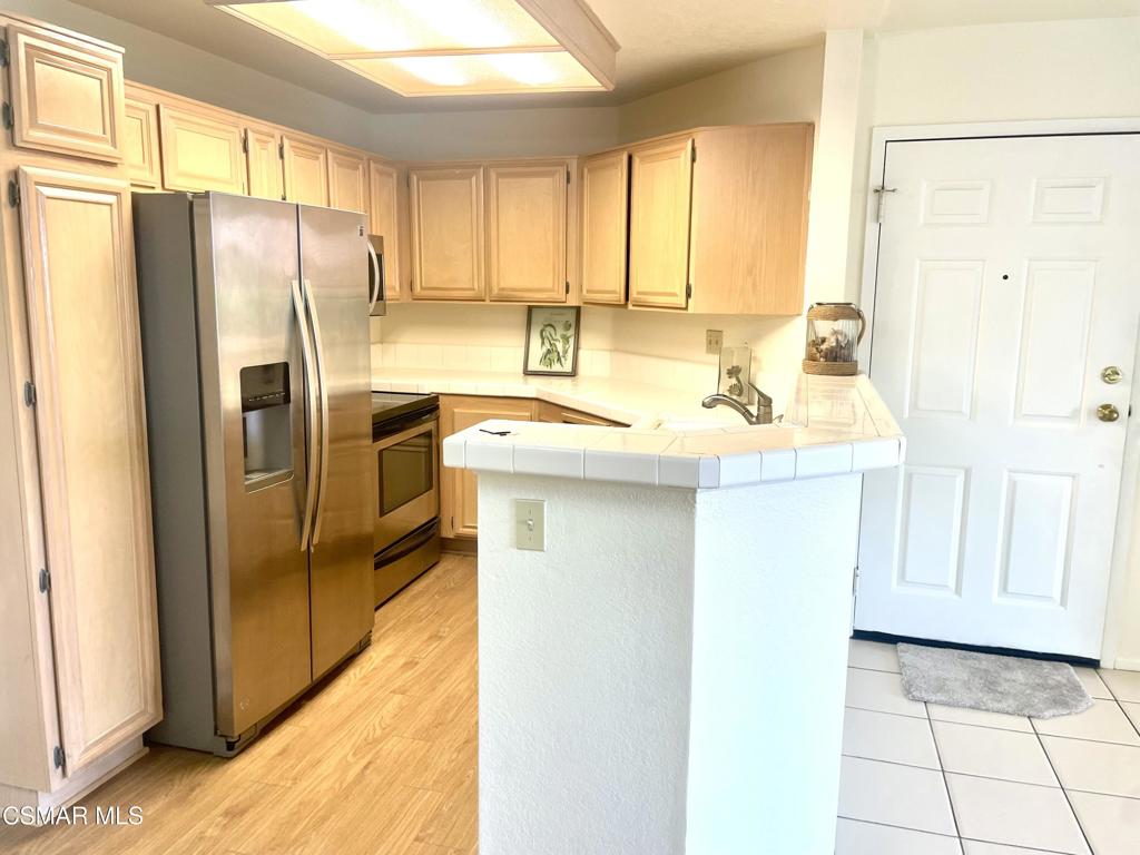 631 Oak Run Trail, Unit TL205 Oak Park, CA 91377 - Photo 4 of 12