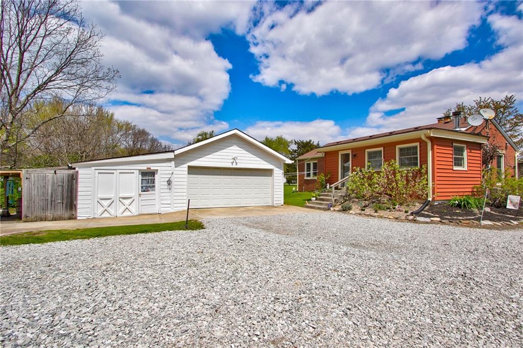 158 North Franklin Road Indianapolis, IN 46219 - Photo 24 of 33 Gallery Image 24