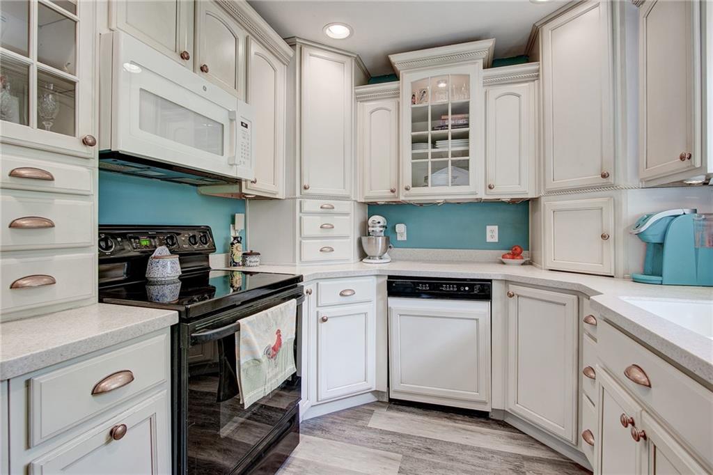 158 North Franklin Road Indianapolis, IN 46219 - Photo 5 of 33 Gallery Image 5