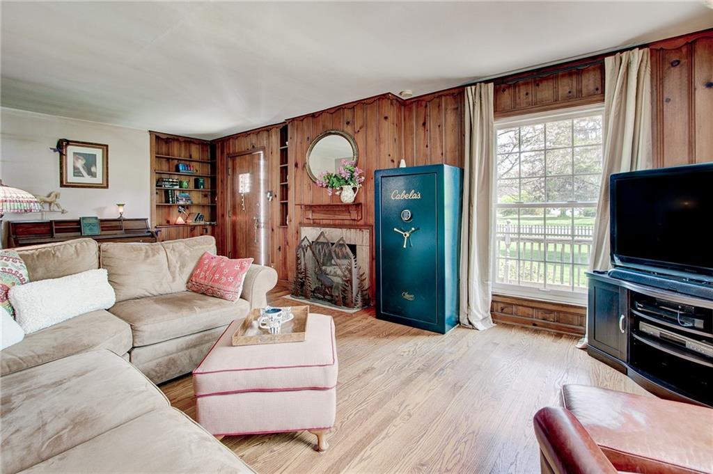 158 North Franklin Road Indianapolis, IN 46219 - Photo 8 of 33 Gallery Image 8