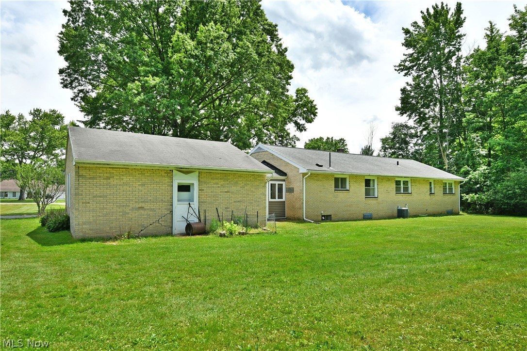 2141 North Road Northeast Warren, OH 44483 - Photo 7 of 50
