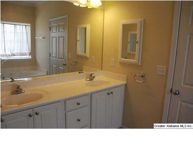 656 Wynlake Cove Alabaster, AL 35007 - Photo 14 of 28