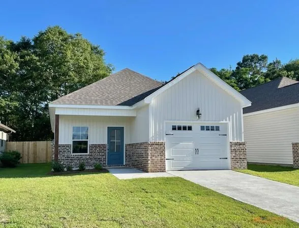 $1,900 | 148 North Foster Street, Dothan, AL 36303