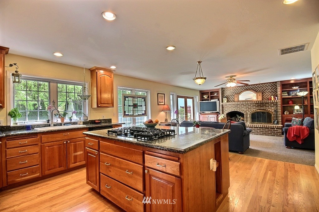 6721 Southeast 2nd Place Renton, WA 98059 - Photo 7 of 25