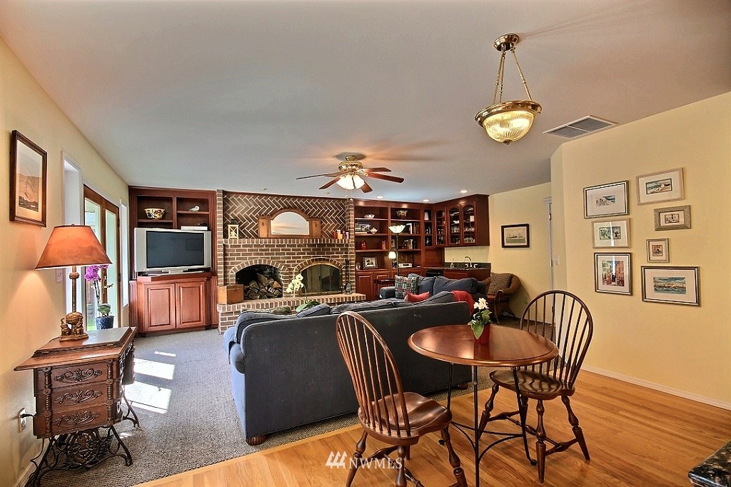 6721 Southeast 2nd Place Renton, WA 98059 - Photo 9 of 25
