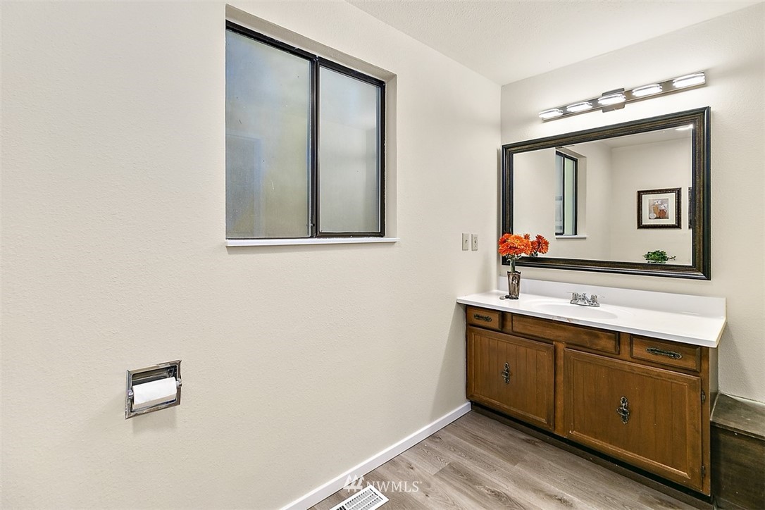 9607 122nd Avenue Southeast Renton, WA 98056 - Photo 27 of 38