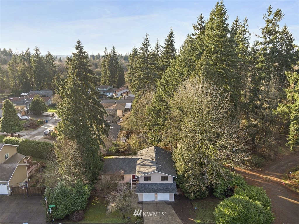 9607 122nd Avenue Southeast Renton, WA 98056 - Photo 4 of 38