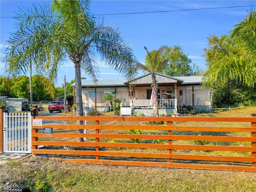 830 North Zambria Street Clewiston, FL 33440 - Photo 2 of 31