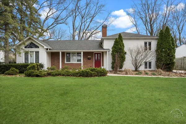 $4,100 | 1120 North Brainard Street, Naperville, IL 60563