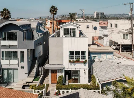 $2,695,000 | 822 Seagirt Court, San Diego, CA 92109