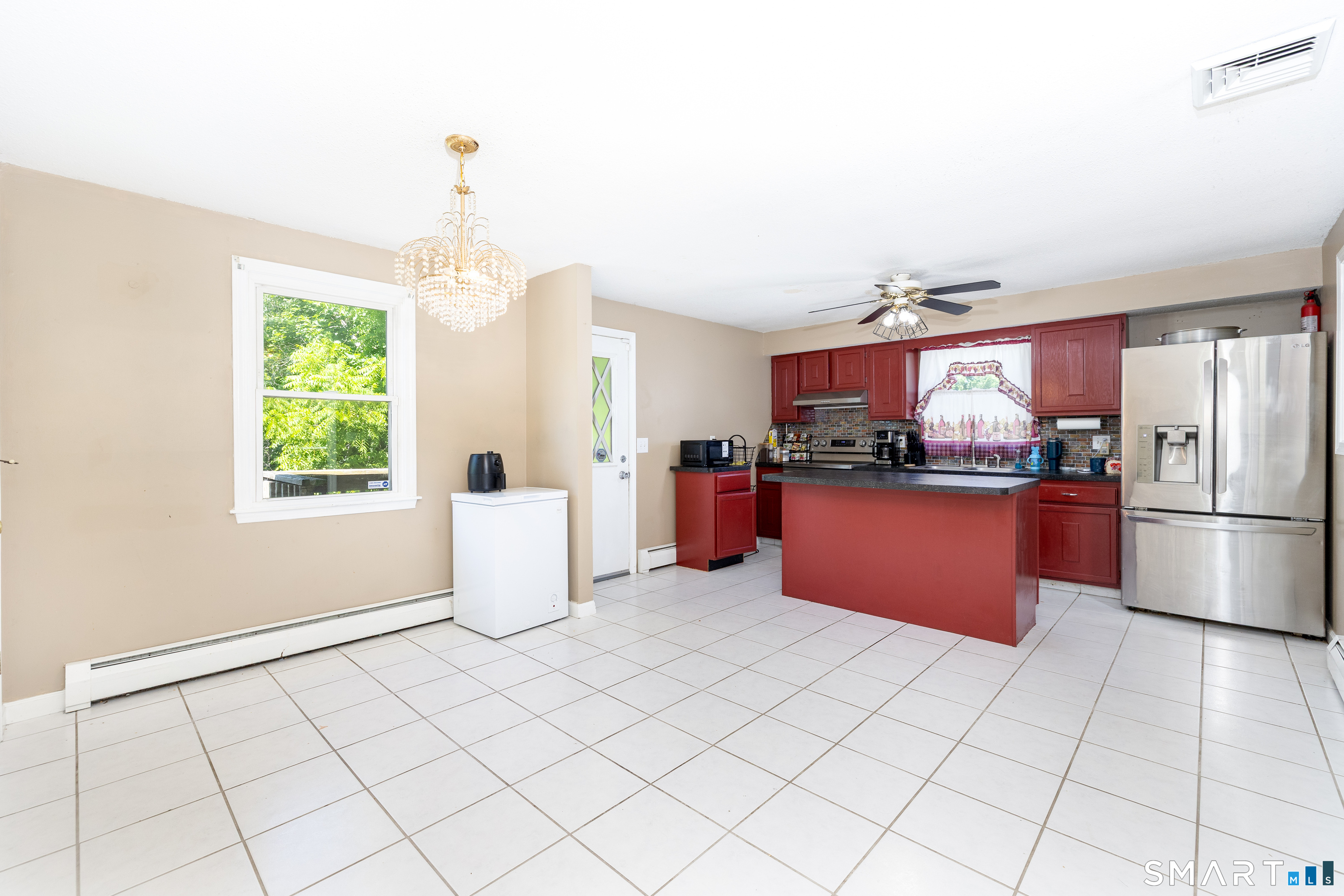 118 Norton Street Waterbury, CT 06708 - Photo 5 of 36