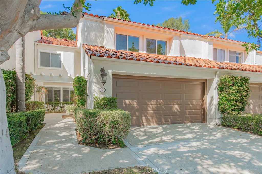 7 Del Rey, Unit 10 Irvine, CA 92612 - Photo 1 of 75 Gallery Image 1
