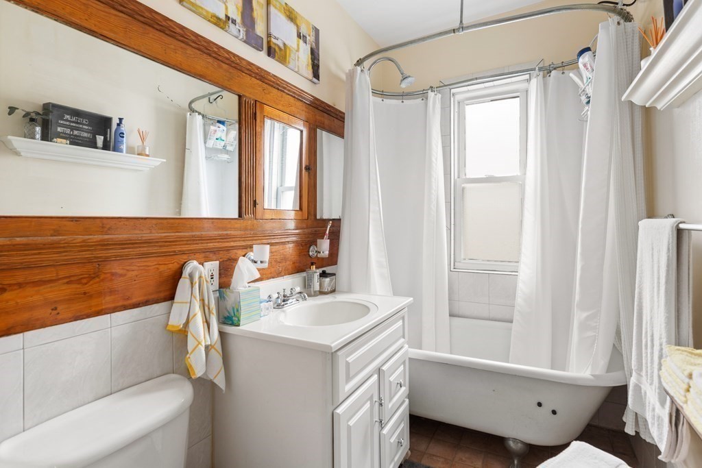 22 Rowell Street Boston, MA 02125 - Photo 15 of 34