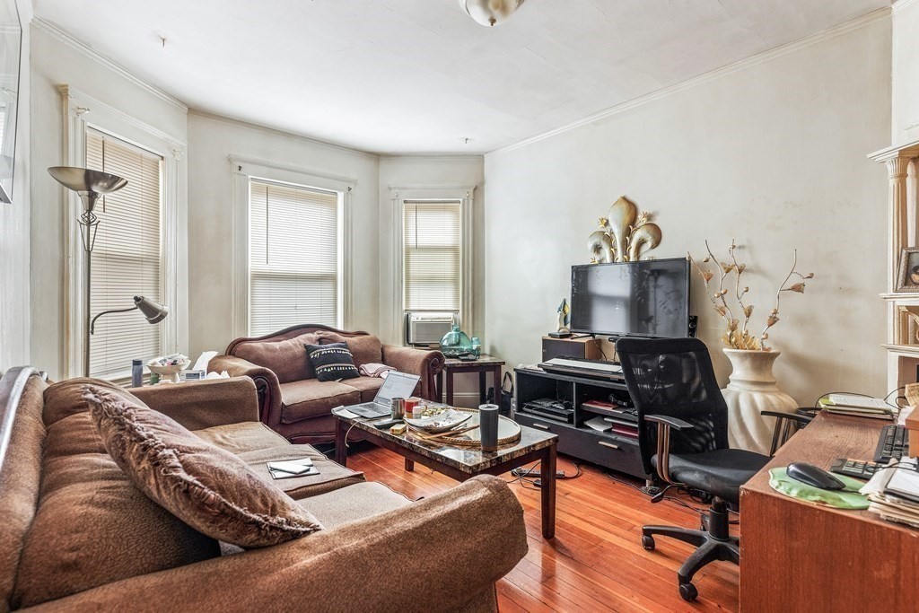 22 Rowell Street Boston, MA 02125 - Photo 16 of 34