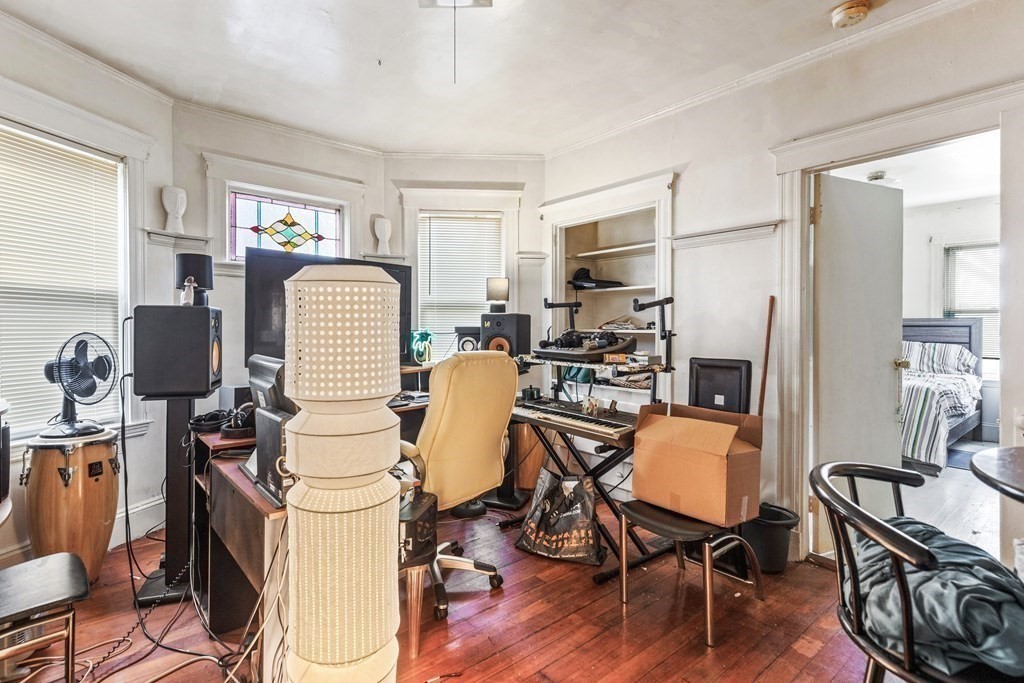 22 Rowell Street Boston, MA 02125 - Photo 21 of 34