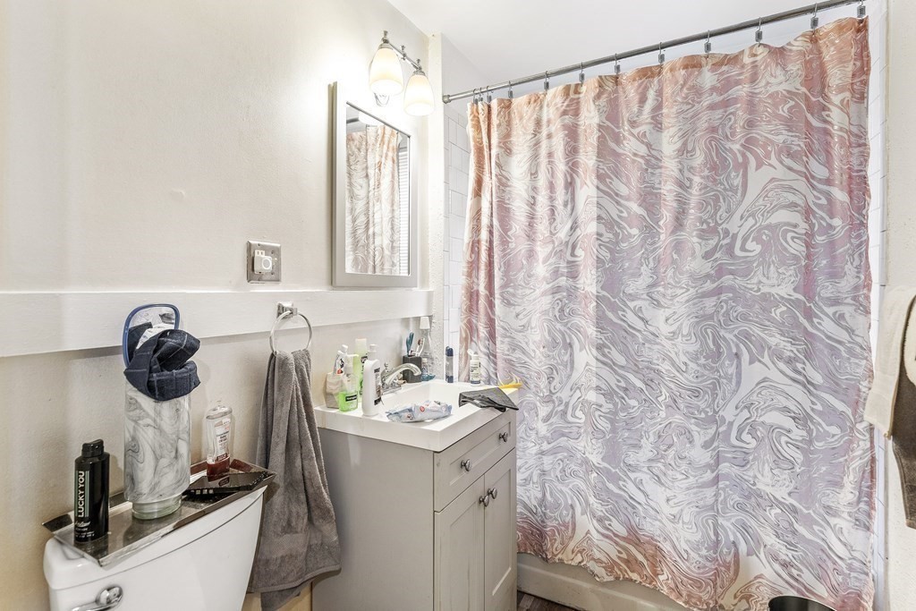 22 Rowell Street Boston, MA 02125 - Photo 24 of 34