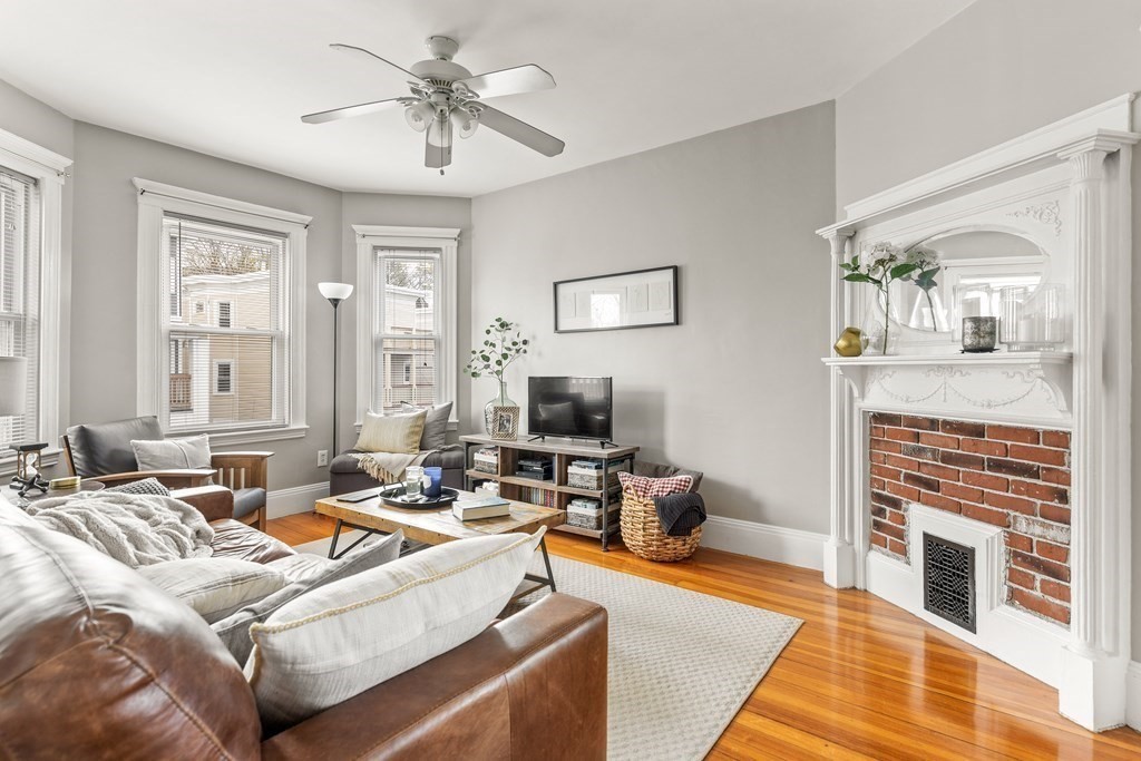 22 Rowell Street Boston, MA 02125 - Photo 3 of 34