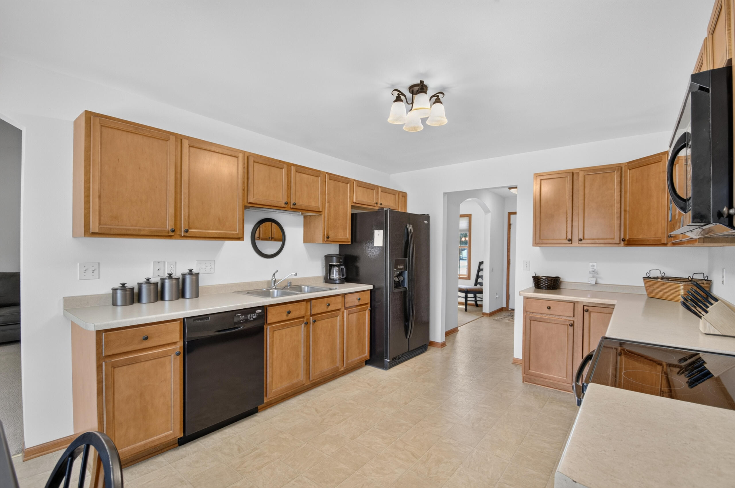 9300 63rd Street Kenosha, WI 53142 - Photo 8 of 24 IMG_4693