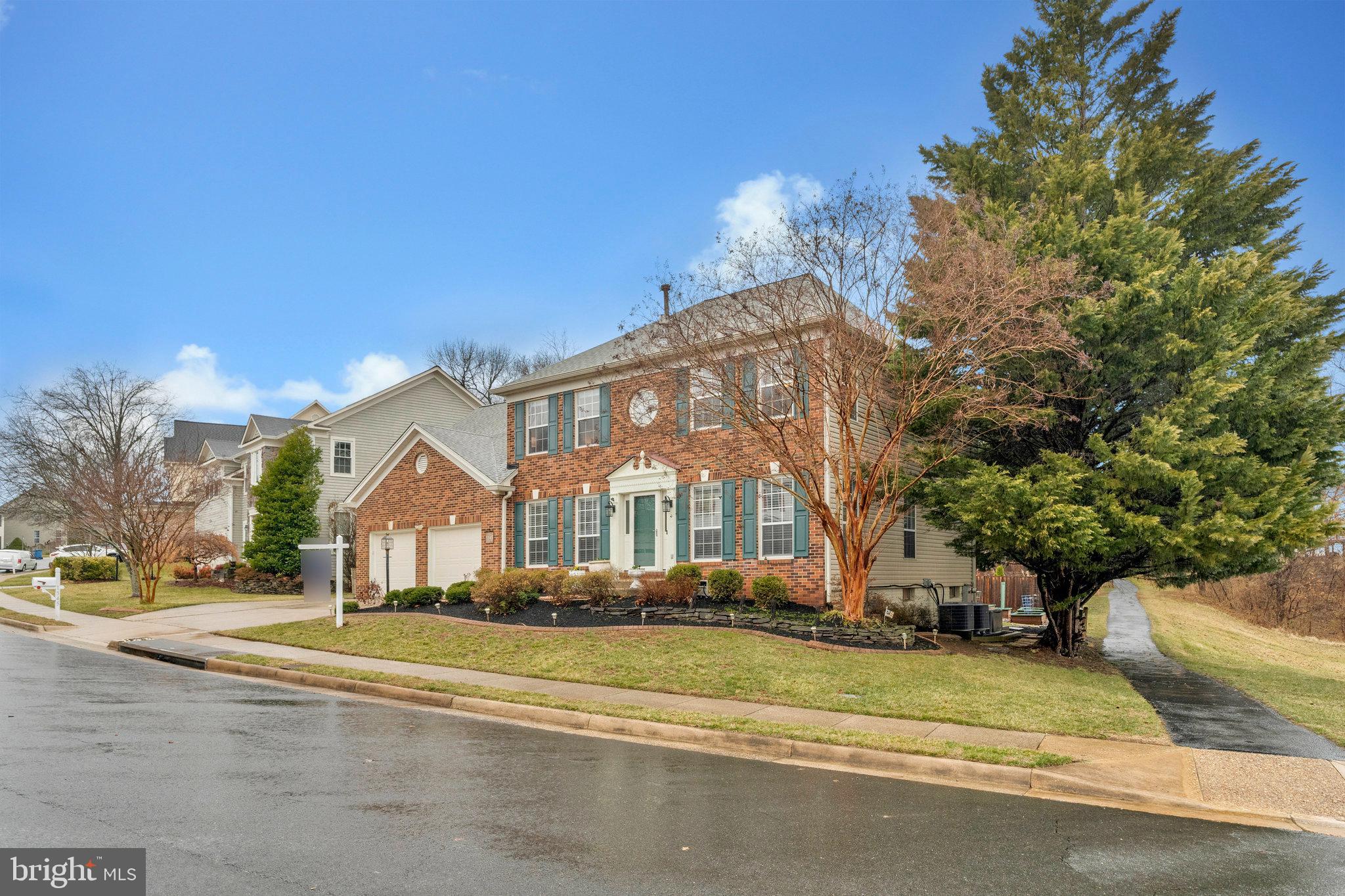 1545 Kingstream Circle Herndon, VA 20170 - Photo 3 of 71 a view of street with large building